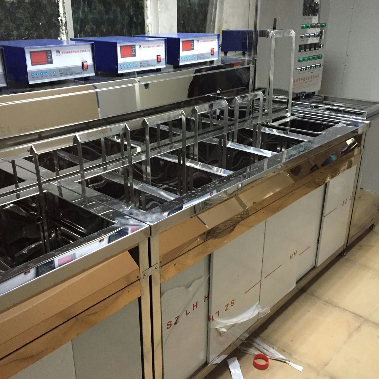 全自動(dòng)超聲波清洗機(jī)